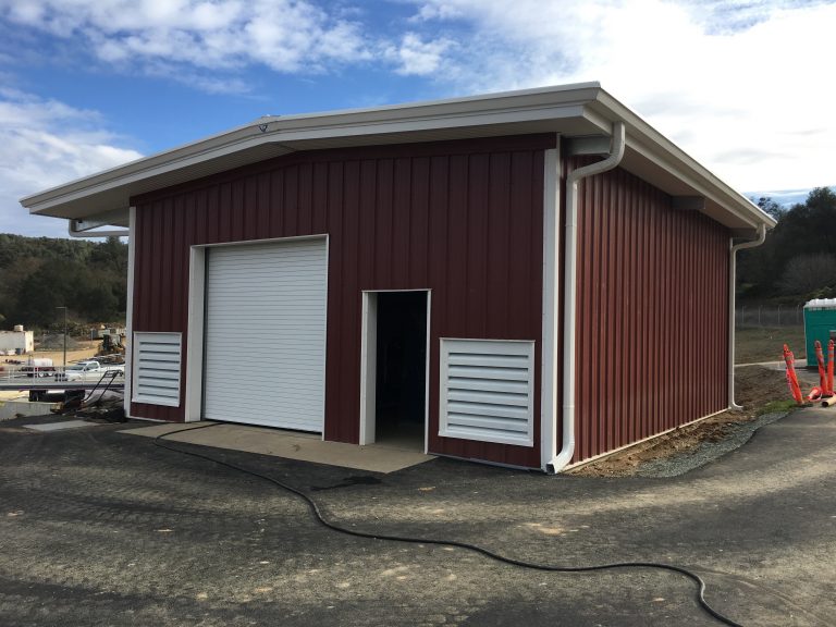 a red building
